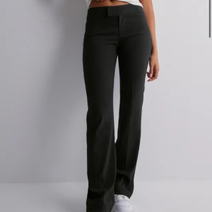 Kostymbyxor nelly - Kostymbyxor från Nelly 