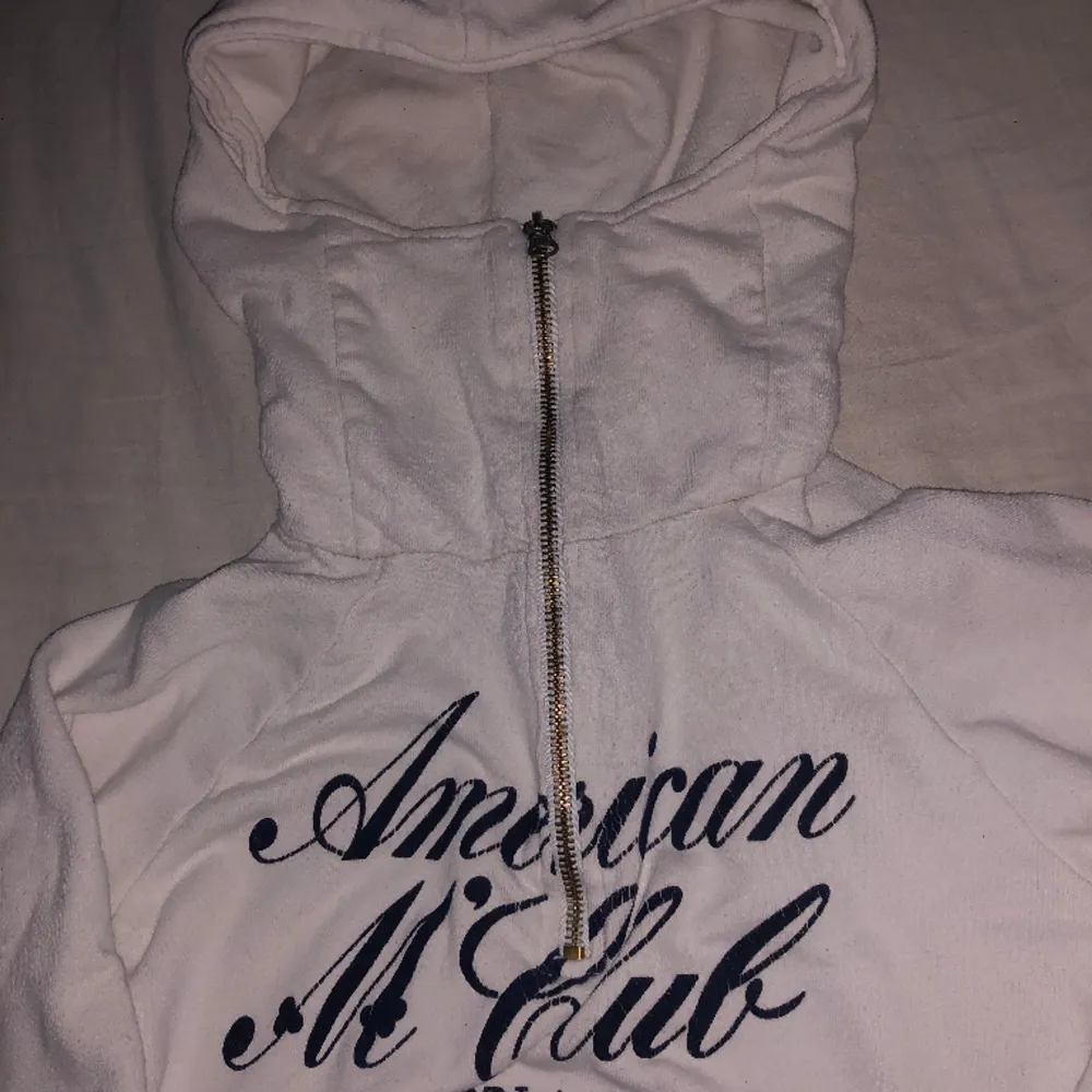 Is in very good condition, no stains whatsoever. Is size xs but fits like a size s. The zipper sounds a bit rough, but it works all the way up and could be easily smoother with something.. Hoodies.