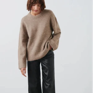 Stickad tröja - Stickad tröja från Ginatricot❣️storlek s, lite nopprig men inget som man tänker på