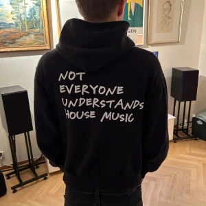Not everyone understands house music hoodie - Tja! säljer nu min Roscali hoodie som är Marcus Rolfs merch, den är otroligt sällsynt och svår att få tag i. Den är str M och bra skick. Hör av dig vid frågor👍