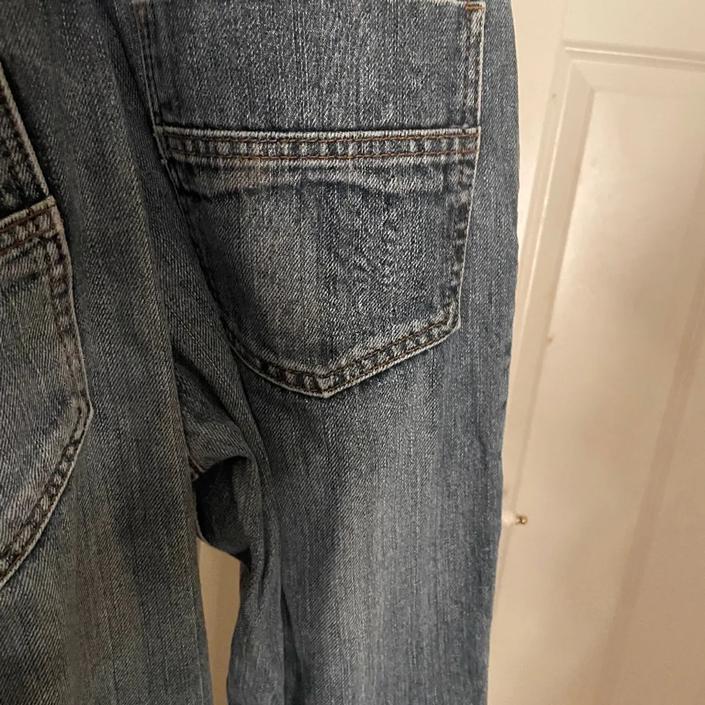 As snygga vintage jeans, motsvarar storlek 36/38/40 low waist. Jeans & Byxor.
