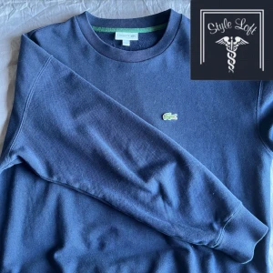 Lacoste sweatshirt  - Lacoste sweatshirt i storlek M men passar L. Skick 9/10. Skriv vid funderingar. Priset är inte hugget i sten.