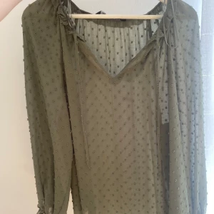 Grön blus - Blus från Zara, bra skick 
