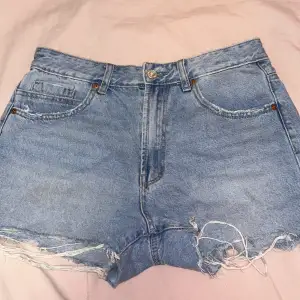 Jeans shorts från stradivarius aldrig använt