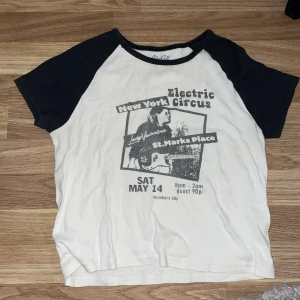 Brandy Melville tshirt  - Super fin brandy Melville tshirt som jag bara slutat använt☺️