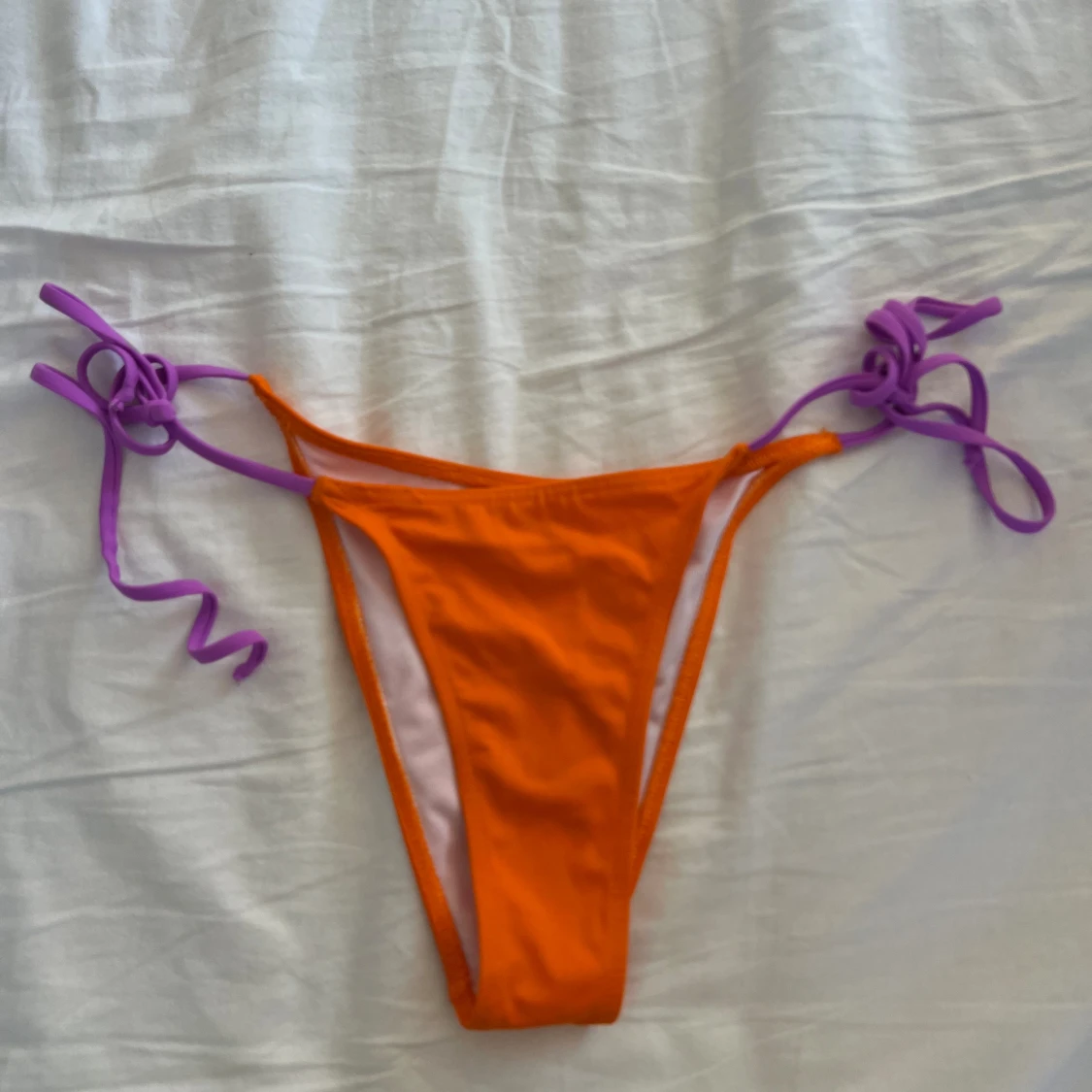 HELT NY bikini underdel