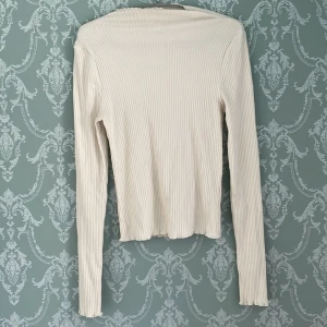 Ribbat vit tröja  - Fint skick! 💖