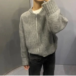 Kofta zara - Kofta från zara. Som ny. Första bilden är lånad. Strl S