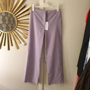 Kostymbyxor  - Helt nya kostymbyxor från Copenhagen luxe men lappen kvar. Nypris var 599,-  Super skönt & strechigt material 