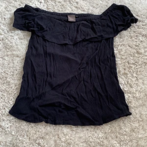 Svart blus - Fin svart blus från märket ichi i storlek M