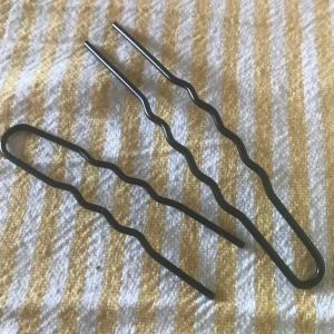 Hårdspänne - Hårnål. Inte använda. Använd köp nu eller betala via Swish 