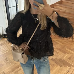 Cool topp - Jättecool topp perfekt till fest eller liknande😍 Lånad bild