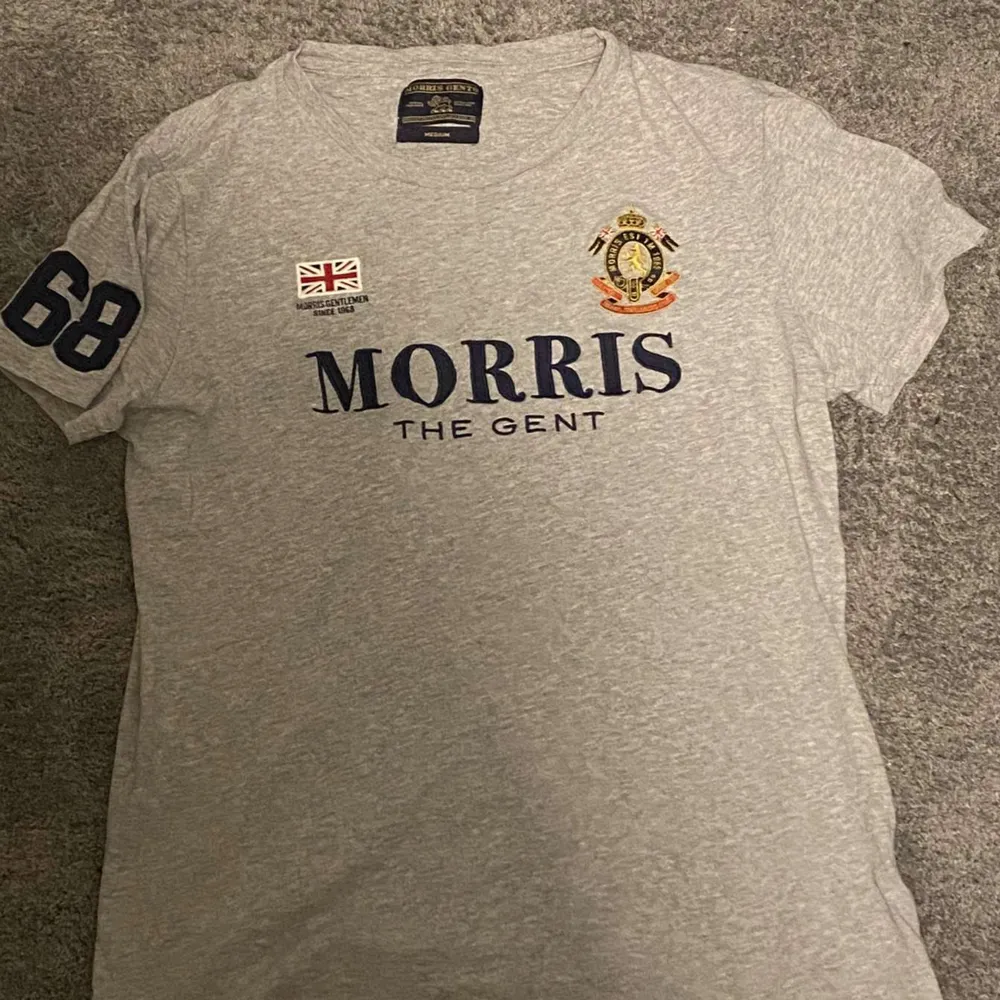 Tja säljer nu denna tvär feta Morris tröja• Cond: 8,5/10 Retail: 600 Vårt pris: 249 Storlek: M men passar S. T-shirts.
