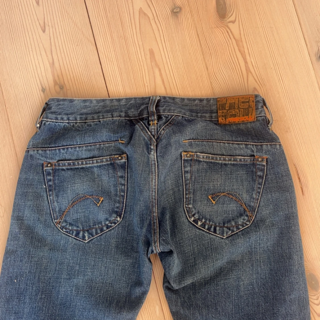 lågmidjade jeans  - 92