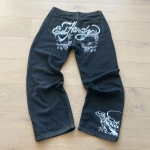 Ed Hardy byxor  - Säljer dessa ed Hardy byxor, pris kan alltid diskuteras!!!