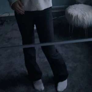 kostymbyxor - kostymbyxor från bikbok, fint skick, köpta för ca 1,5 år sen.