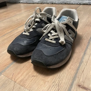 New balance 564 - NB’s som är använda ett par gånger.  Skick 6/10 Säljer pga att de är för små för mig.