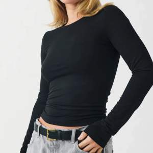 Jätteskön tröja från Gina från kollektionen soft touch, storlek S. Sparsamt använd då modellen inte riktigt var min stil. Nypris 199, säljer för 60kr! 🖤