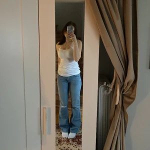 Jeans  - Helt nya midwaisted jeans, använda endast idag, lite stora tyvärr🫤 storlek 36, 300kr