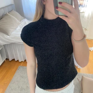 Topp  - Säljer en oanvänd top från zara💗 Skriv privat vid fler frågor 