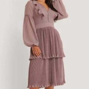 NAKD manon tilstra klänning - Klänning från NAKD  Oanvänd