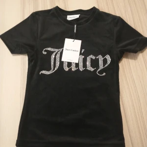 NY juicy Couture tshirt storlek XS - Ny med lapp 