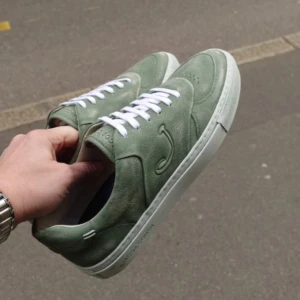 Jacob Cohën skor - Säljer ett par ovanliga Jacob cohën skor i storlek 42, cond 8,5/10 (skorna ska se slitna ut). Tillkommer endast skor!