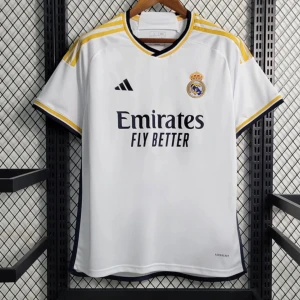 Real Madrid 23/24 hemmaställ - Oanvänd och i toppskick  Har i M och L