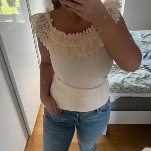 Söt volang top - Säljer denna söta somriga toppen🩷 Använd en gång! Skriv vid frågor⭐️