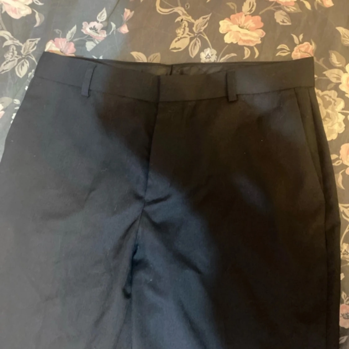 Svarta kostymbyxor  - 90