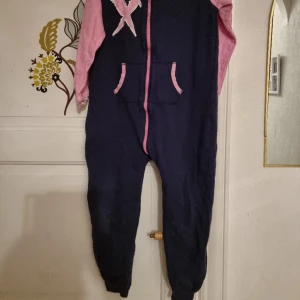 Onepiece - Bra skick  Barnstorlek 134/140