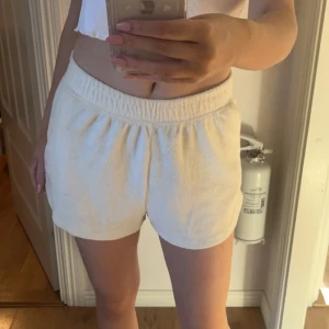 shorts  - beiga shorts från h&m 