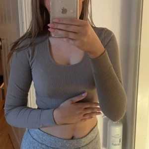 tröja  - beige tröja från h&m