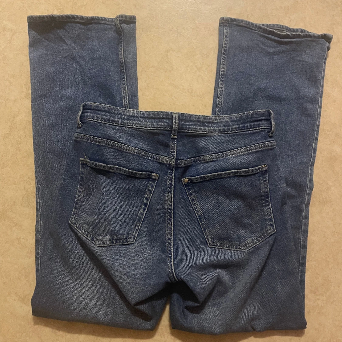 Mörkblåa jeans - 90