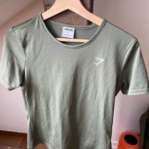 Gymshark tröja - Grön träningströja från gymshark i strl S. 