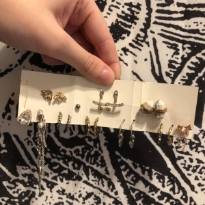 Örhängen + ringar bundle  - Många örhängen  3ringar 2st är töjbara 