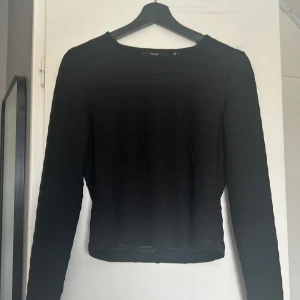 Tröja - Säljer denna tröja från Vero Moda. Aldrig använd med lappen kvar. Nypris 350kr. Kom privat för frågor och intresse.💞
