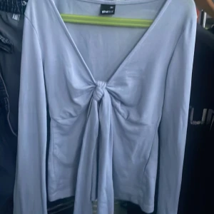 Gina Tricot knyt tröja - Säljer denna tröja då den inte kommer till användning säljer för 99+frakt katter i hemmet