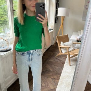 Grön tunnstickad tshirt från Zara - Iprincip aldrig använd.