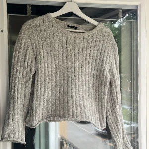 Ljusgrå stickad tröja  - Superfint skick! 