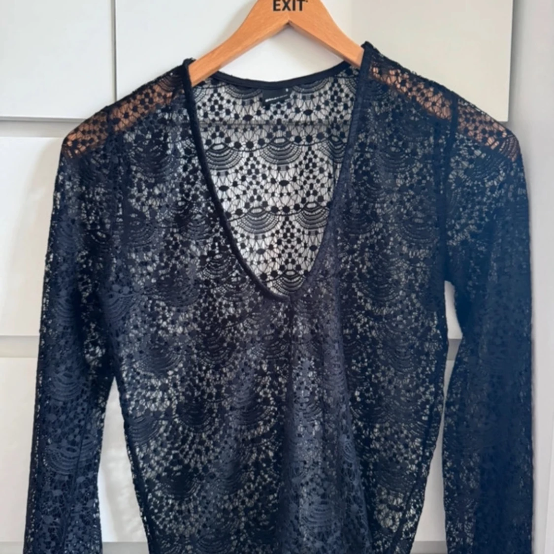 Genomskinlig tröja i spets - Gina Tricot - Storlek S - 91