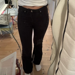 Jeans dam - Jättefina jeans som inte kommer till användning.
