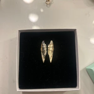 Guld ring  - Säljer denna super fina guldiga ving ringen❤️