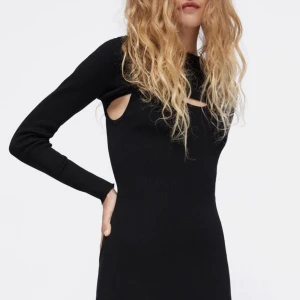 Kofta - Fint skick, storlek S och från Zara   (inte klänningen utan bara koftan)