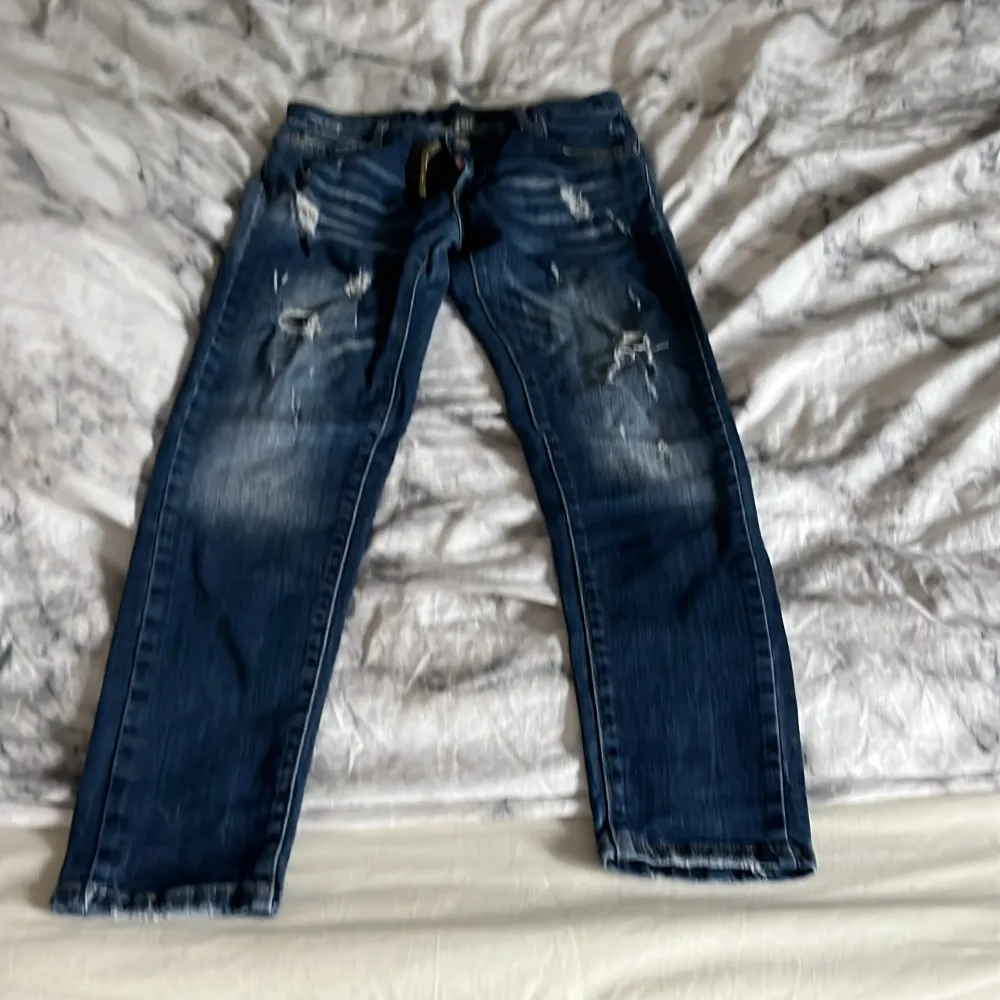 Säljer nu mina fina dsq2 jeans om du har någon fråga är det bara att skriva . Jeans & Byxor.