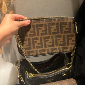 Fendi väska - Aldrig använd.