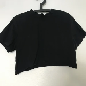 Dam Top  - Stlk S - M Bra skick 