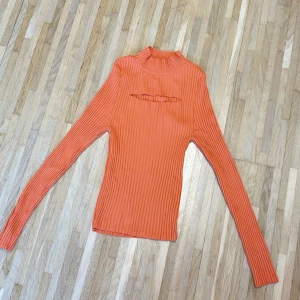 oanvänd  - oanvända size s men passa även xs 