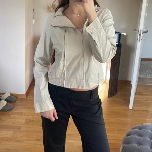 Vårjacka - Perfekta vårjackan från Solour💕