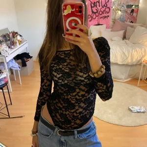 Spets body - Aldirg andvänd nästan 💓 3-4 arm längd 